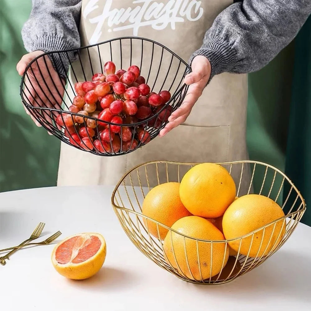 Fruktskål i metall med multifunktionell design