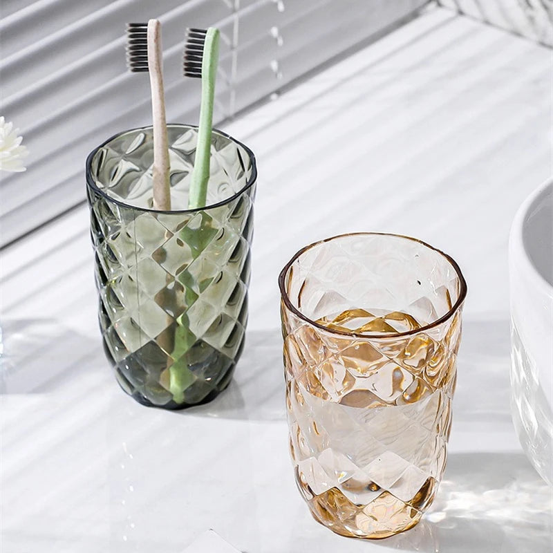 Tandborstmugg i modern nordisk stil
