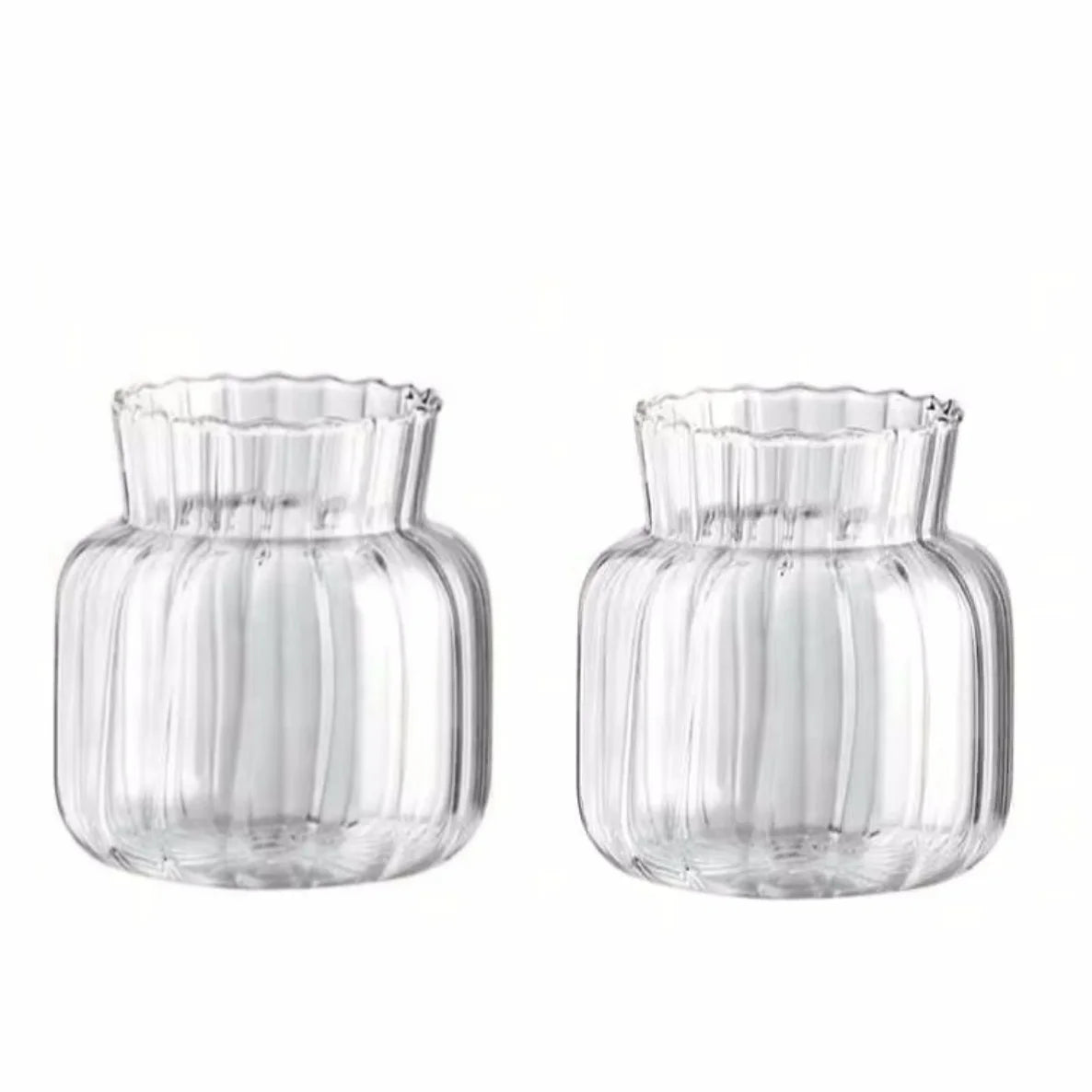 Transparent glasvas i retro randig design