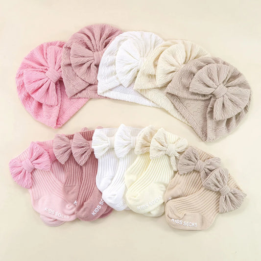 2-delat set med babyturban och strumpor