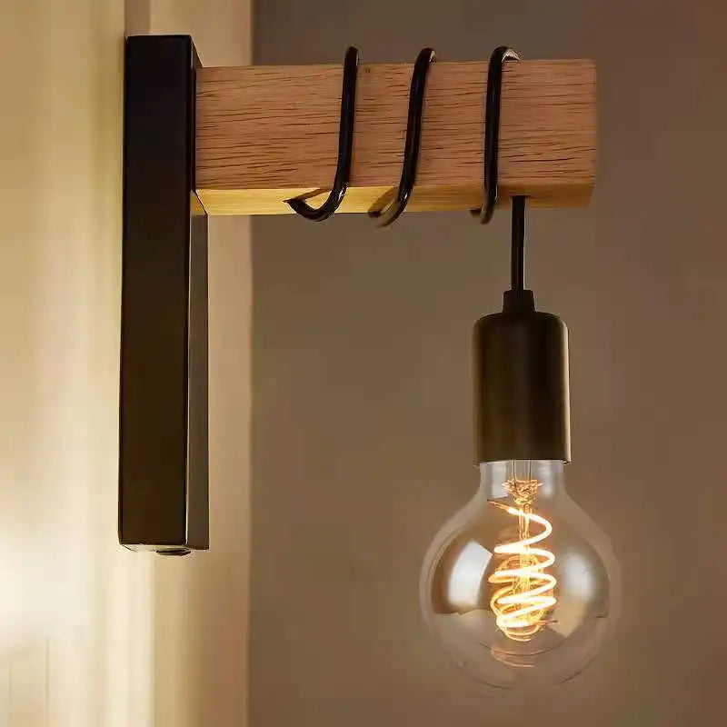 Modern vägglampa i trä & metall