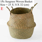 Woven basket in natural material