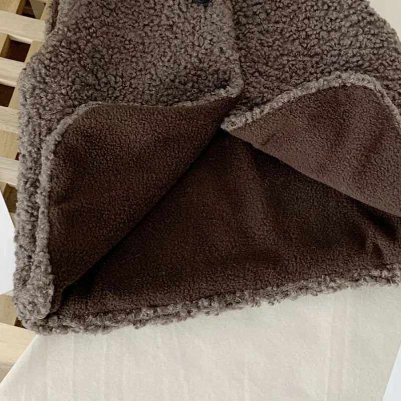 Mjuk fleeceväst i lammullsstil