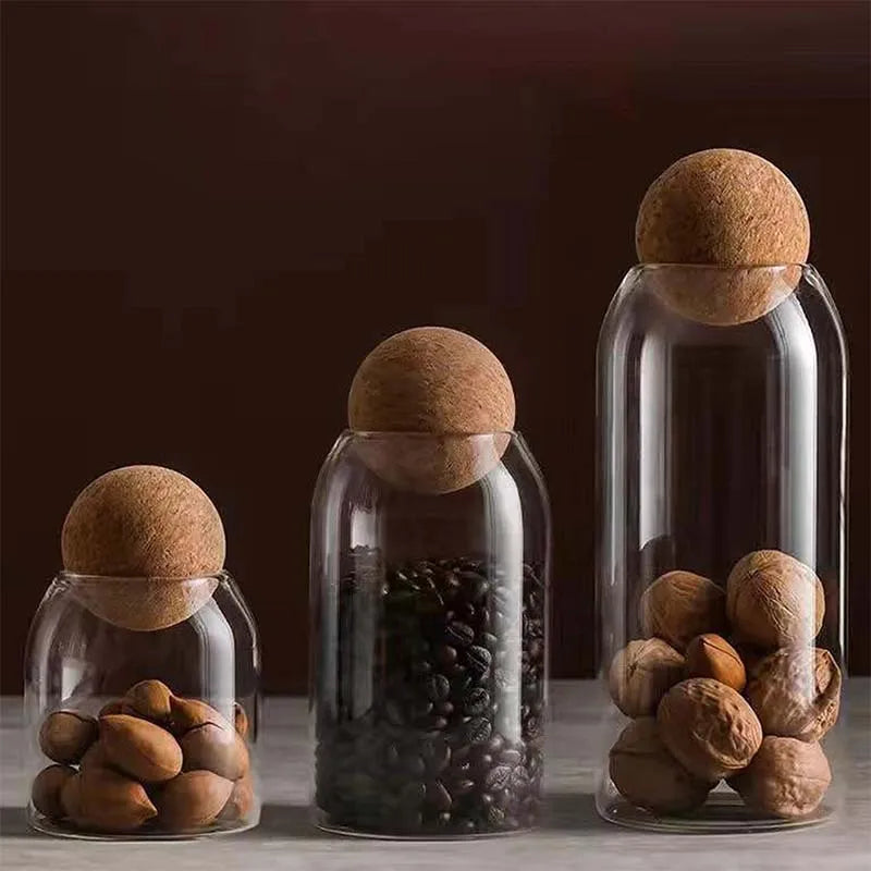 Minimalistisk köksförvaring i glas