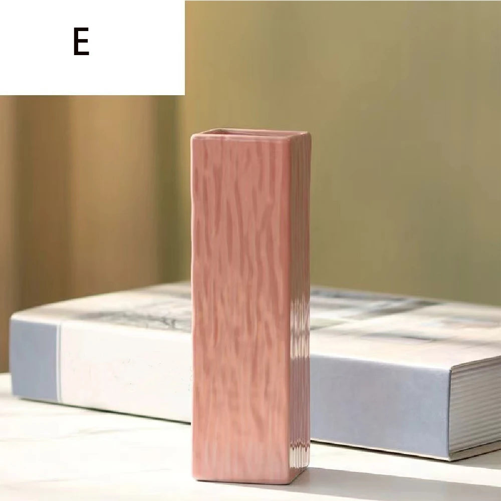 Minimalistisk & stilren vas i keramik