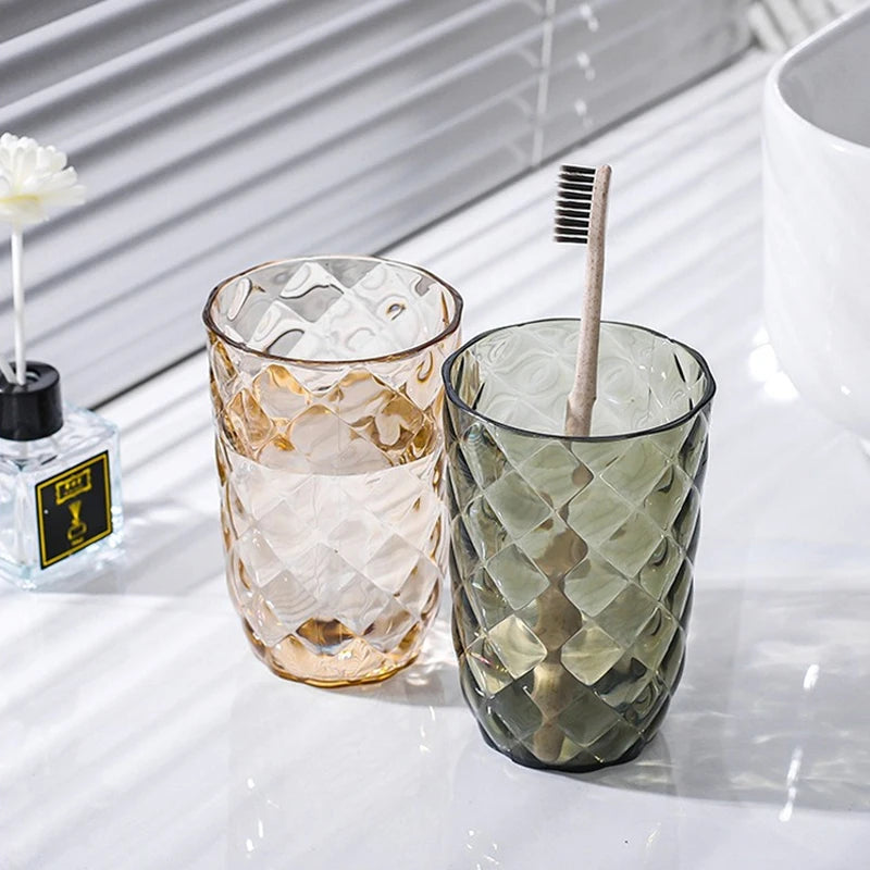 Tandborstmugg i modern nordisk stil