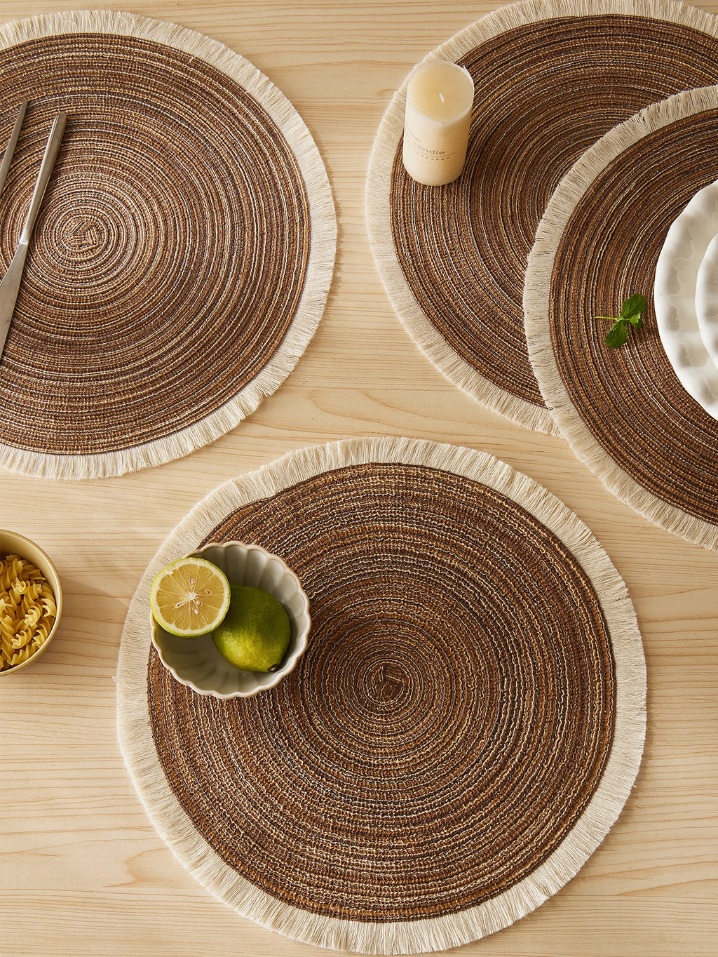 Runda flätade bordstabletter 4-pack