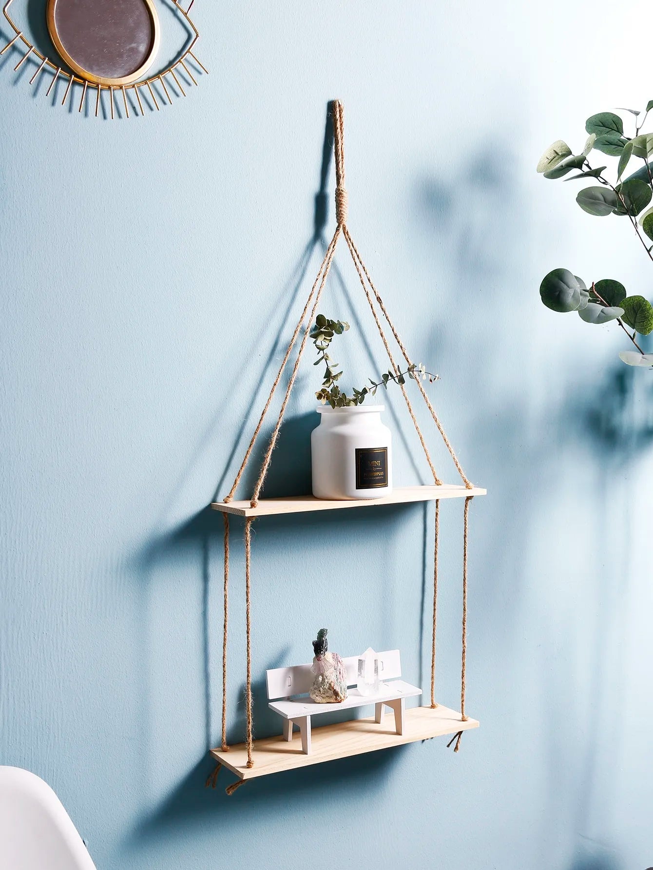 Handgjord makramé vägghylla