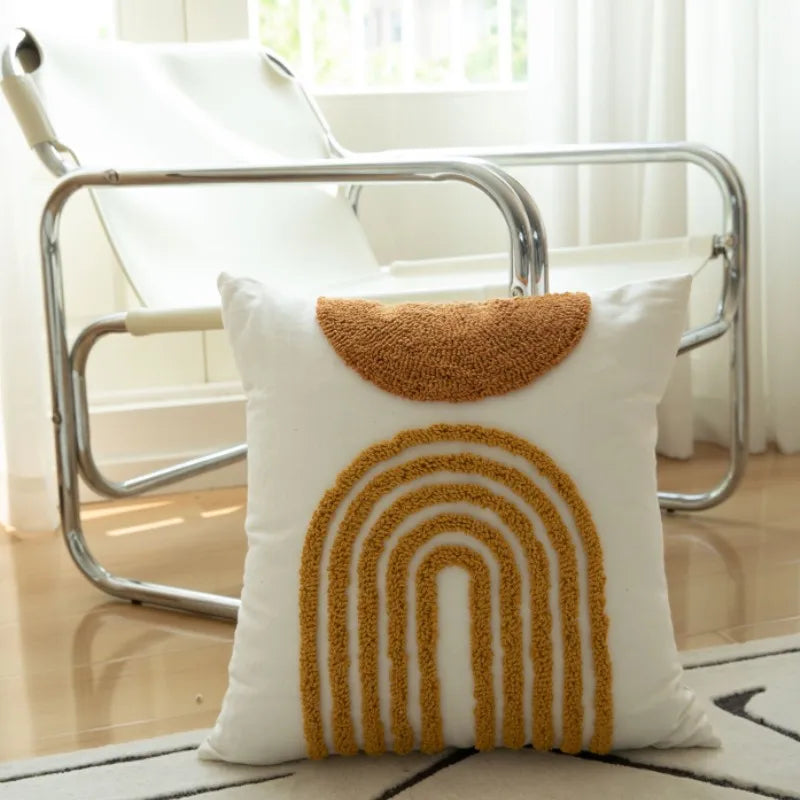 Broderat kuddfodral med & utan tofsar