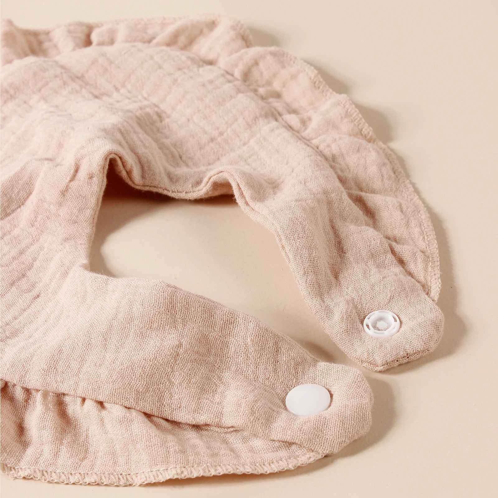 Mjuka haklappar i bomull med volang i 8-pack