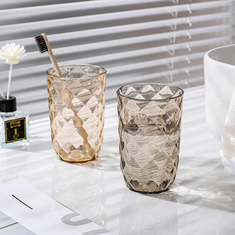 Tandborstmugg i modern nordisk stil