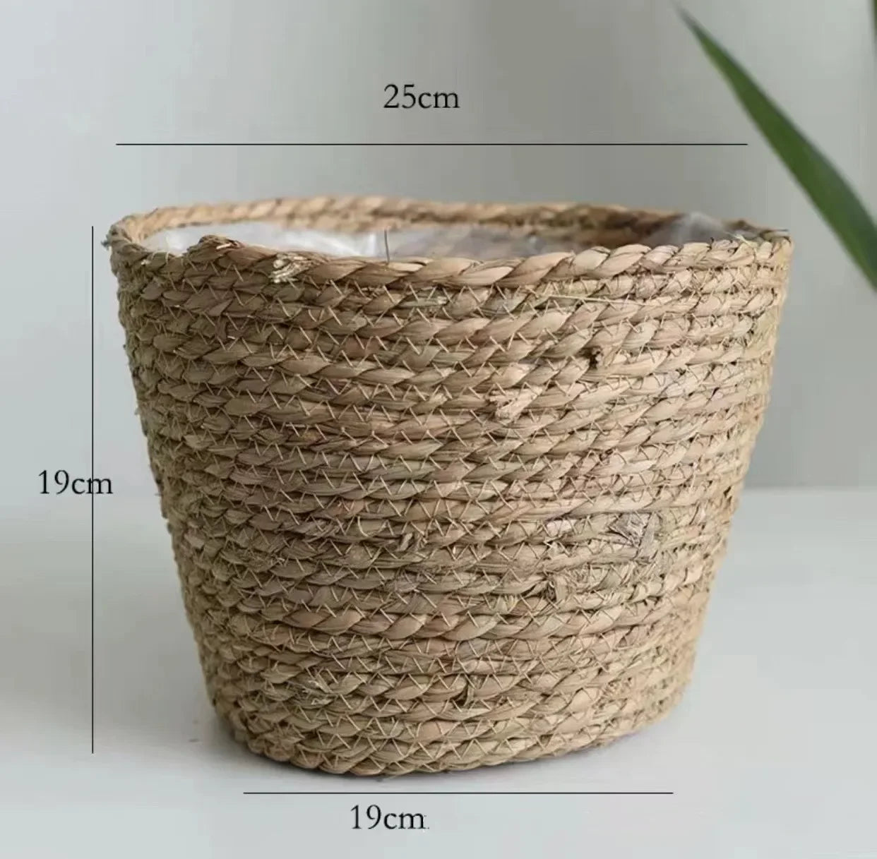 Flätad korg för plantering/förvaring