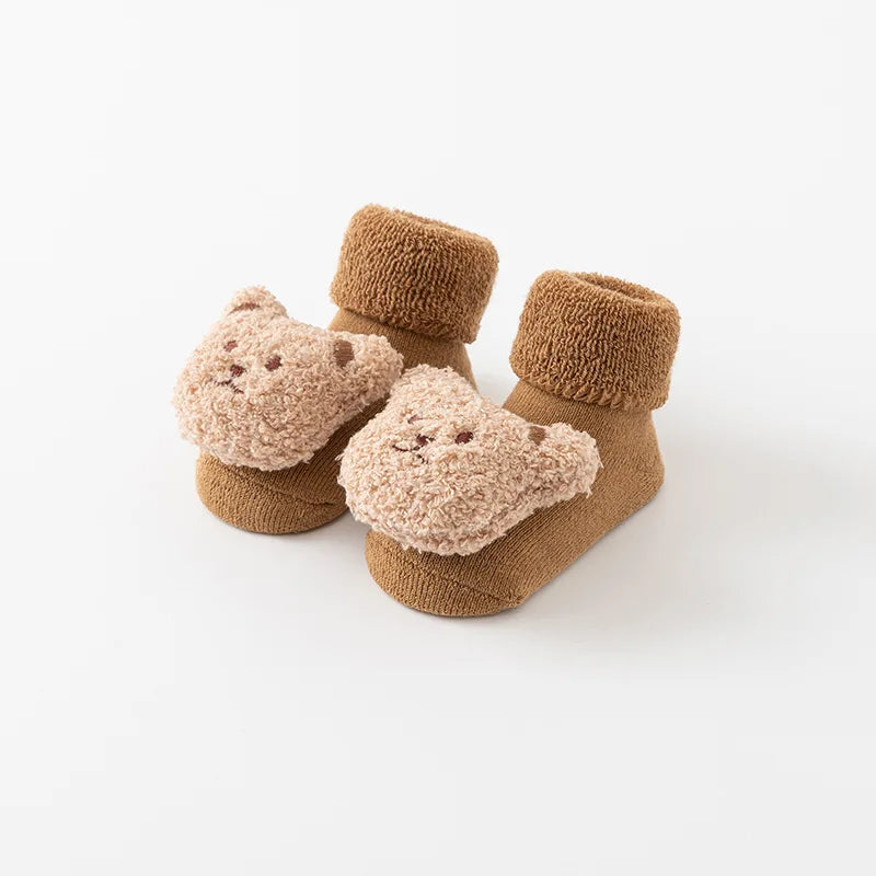 Mjuka och varma babysockor med söt björndesign