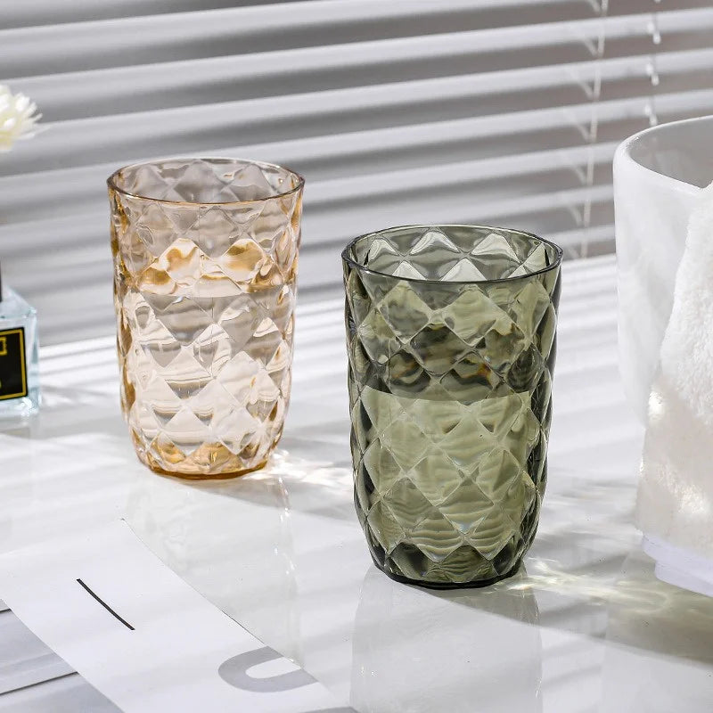 Tandborstmugg i modern nordisk stil