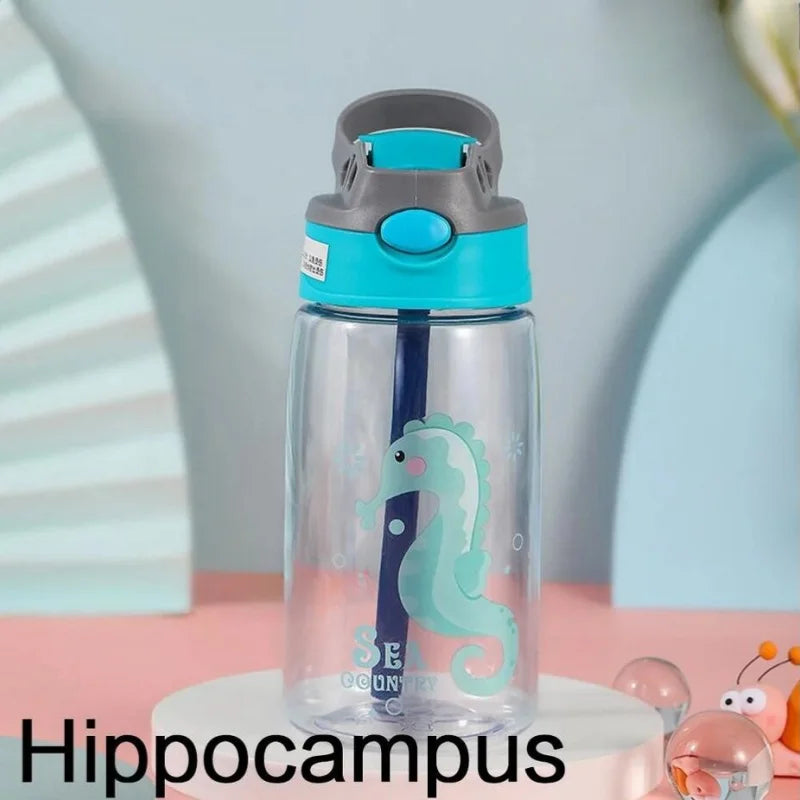 Söt & praktisk barnmugg med sugrör