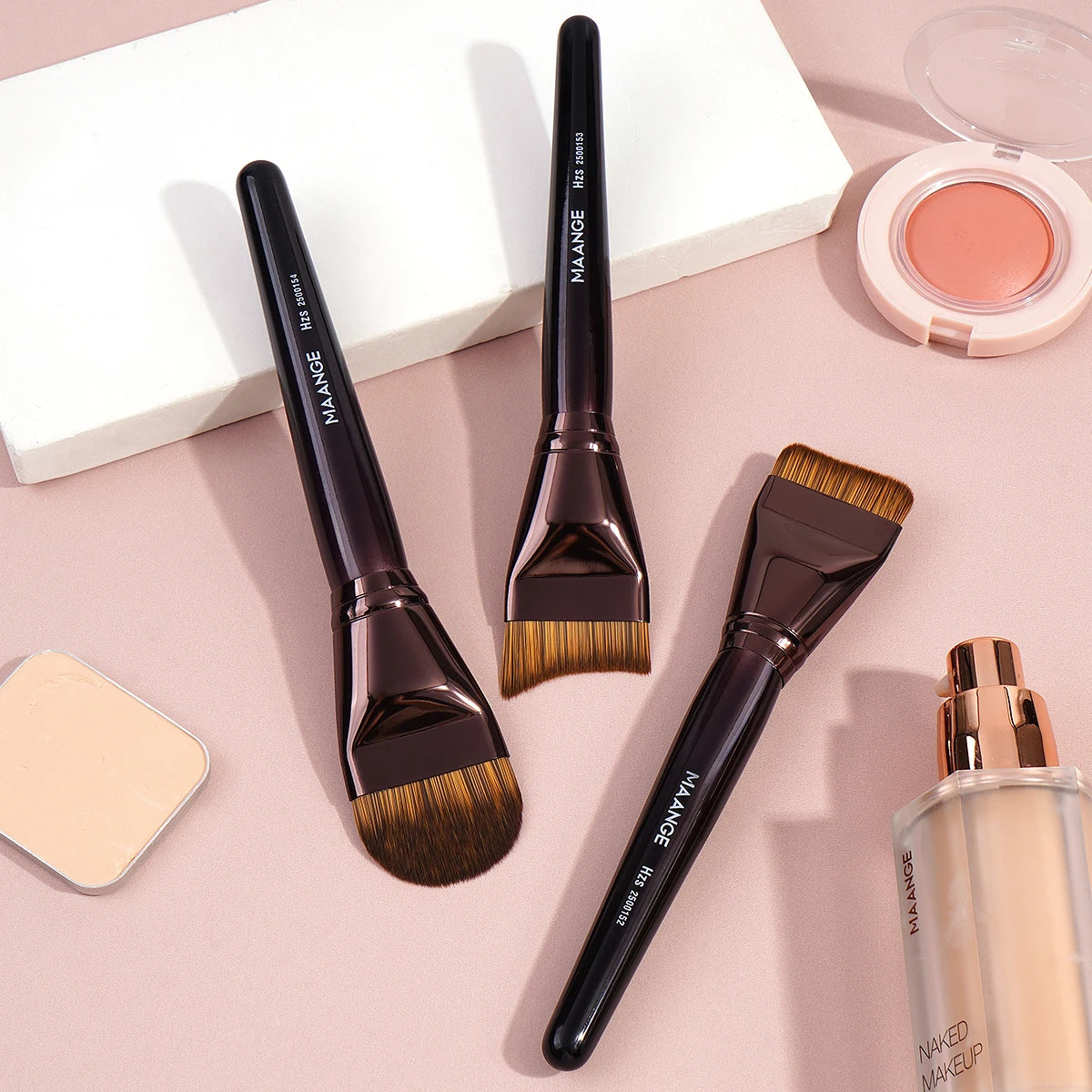 Ultratunna foundationborstar för jämn och naturlig finish