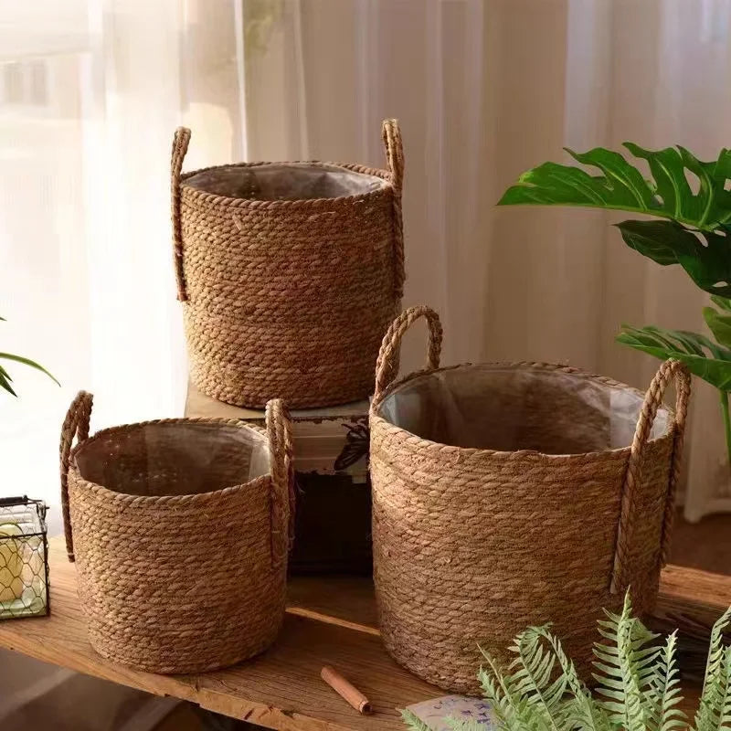 Flätad korg för plantering/förvaring
