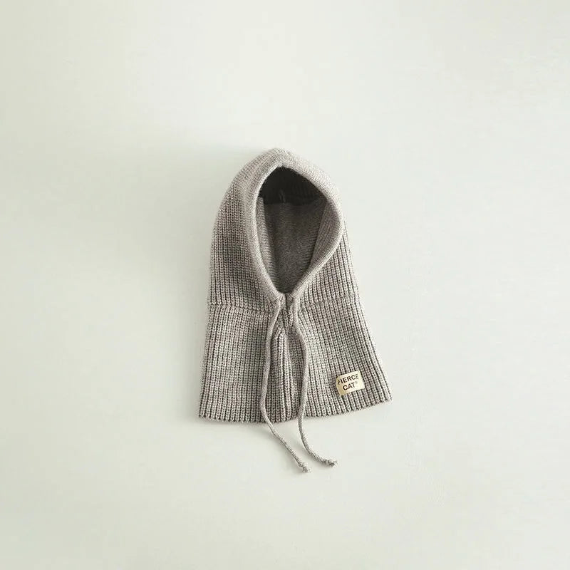 Stickad vintermössa med halskrage för barn