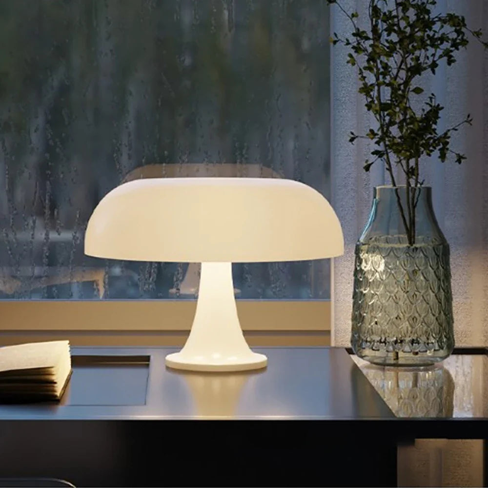 Danskdesignade Mushroom table lamp