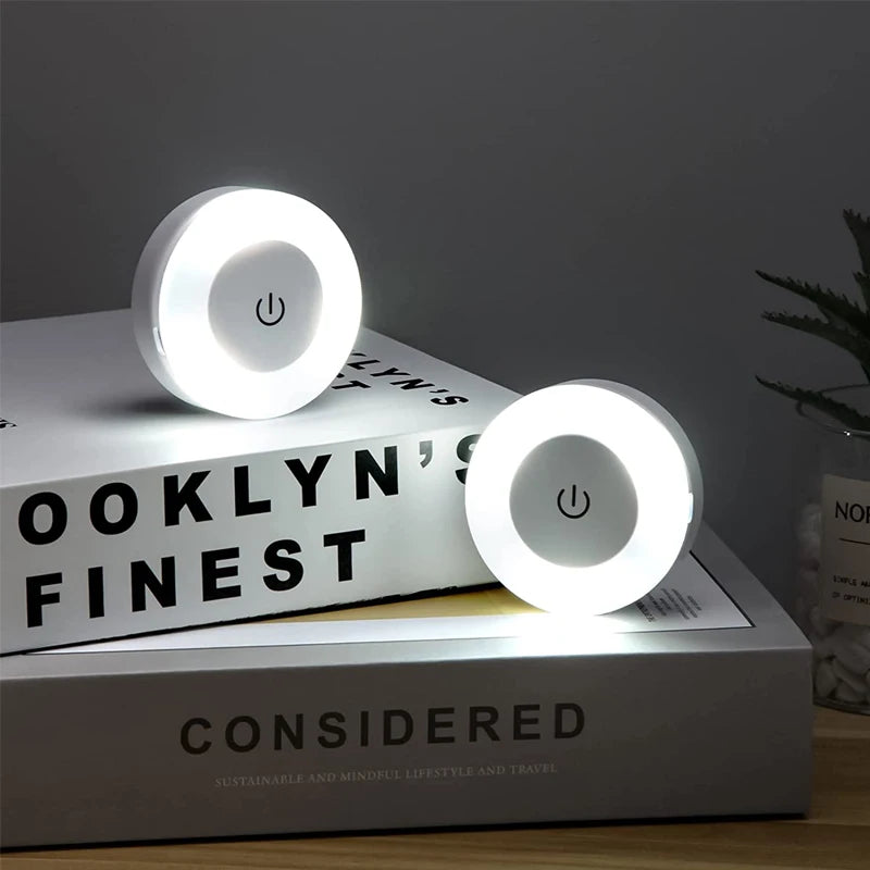 Led nattlampa med touchsensor och magnetisk väggmontering