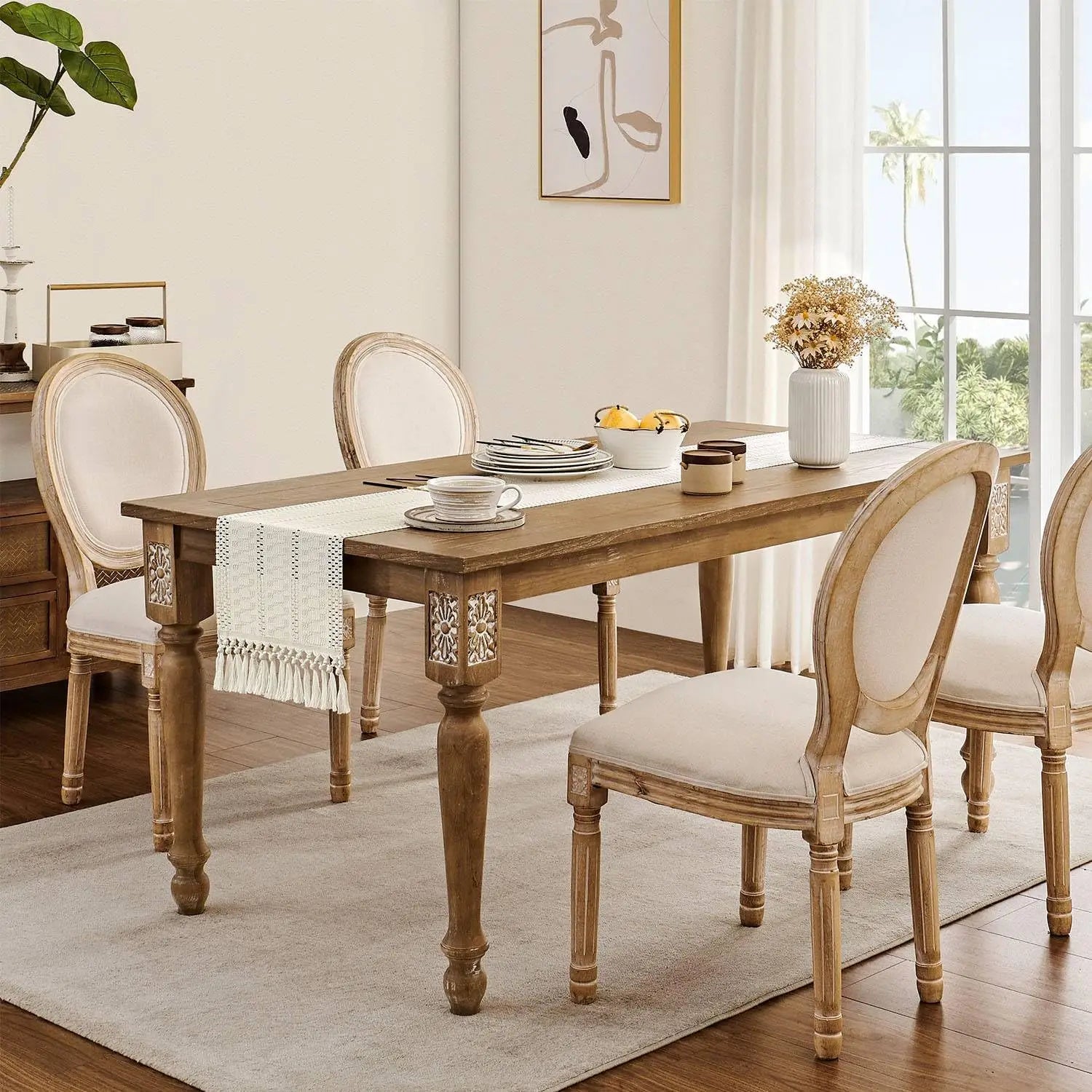 Beige bordslöpare med tofsar