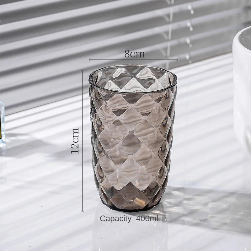 Tandborstmugg i modern nordisk stil