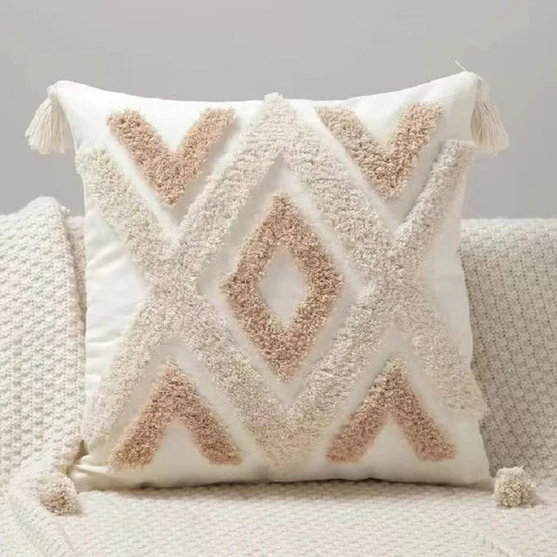 Exklusiva kuddfodral i boho stil med tofsar