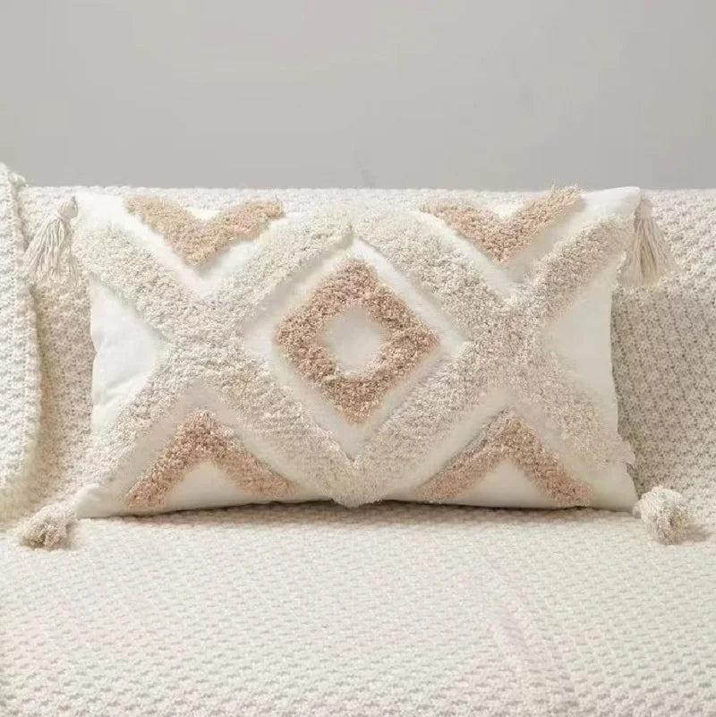 Exklusiva kuddfodral i boho stil med tofsar