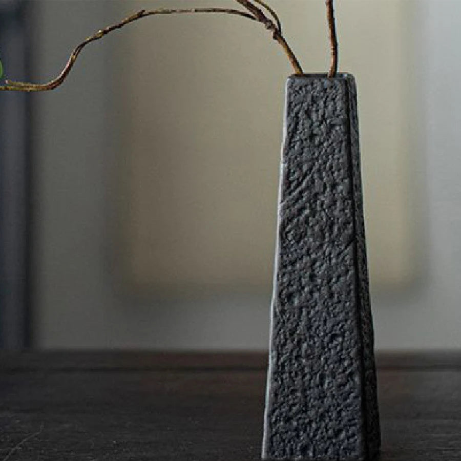 Minimalistisk & stilren vas i keramik