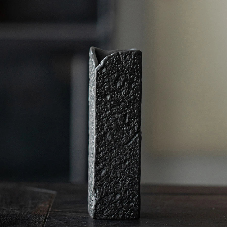 Minimalistisk & stilren vas i keramik